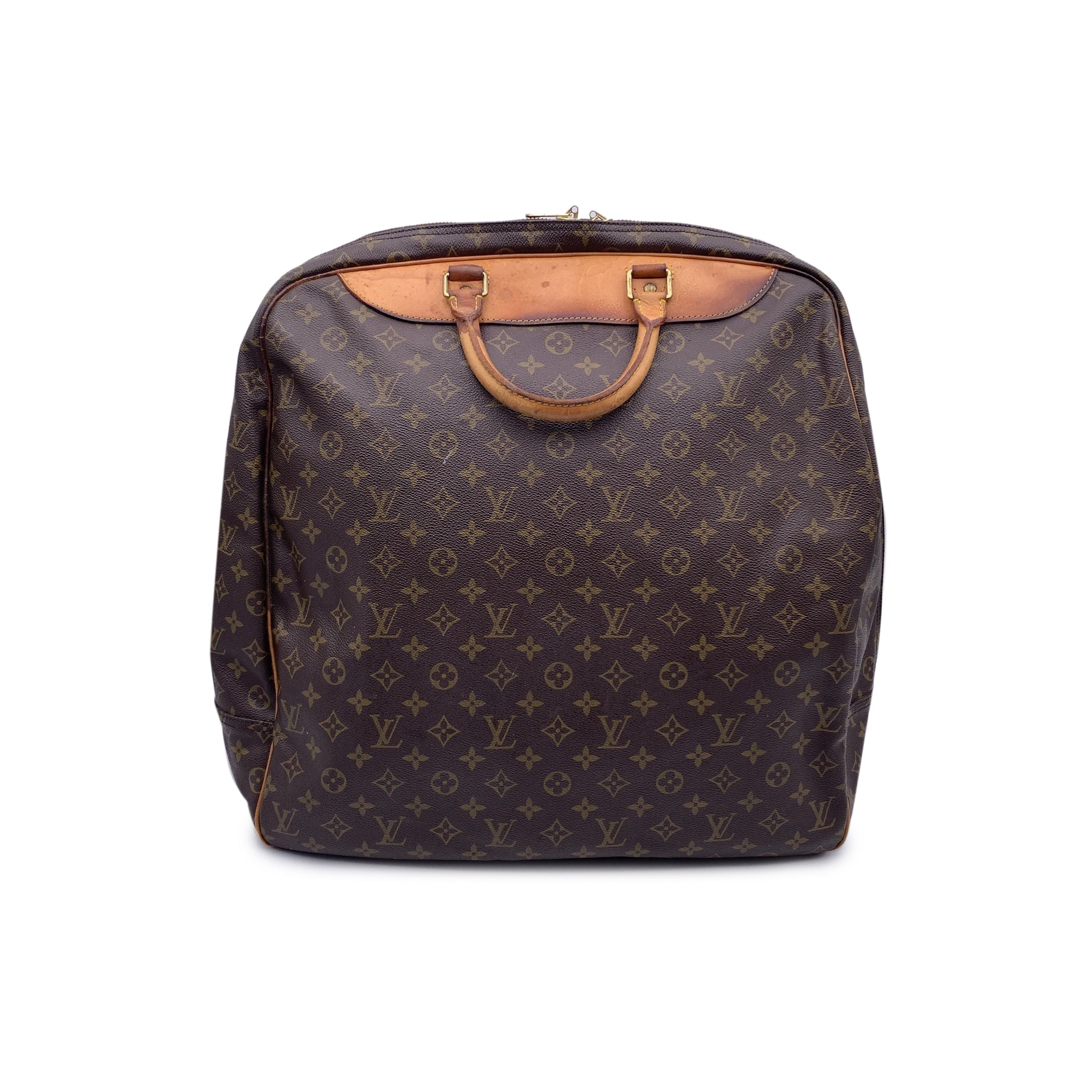 LOUIS VUITTON Luggage Evasion