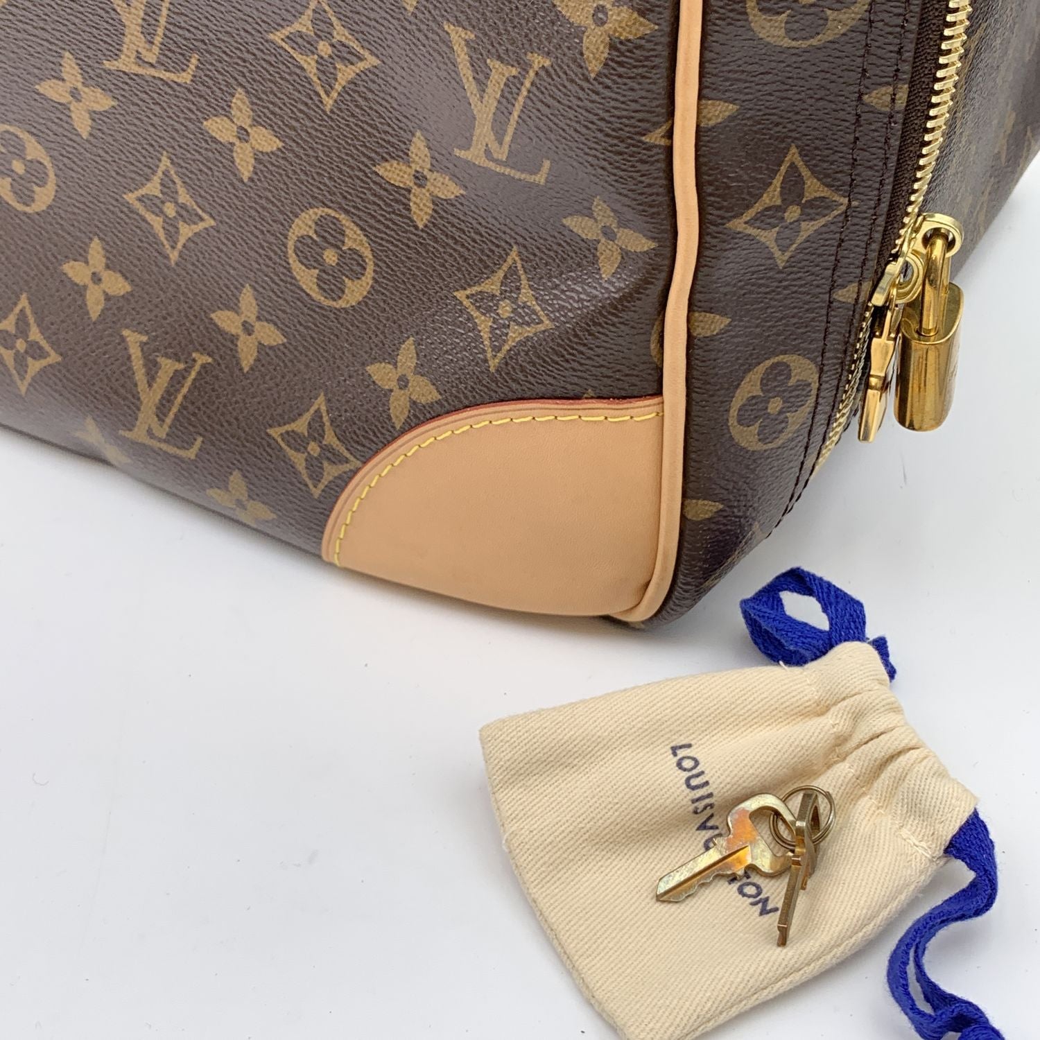 LOUIS VUITTON Luggage