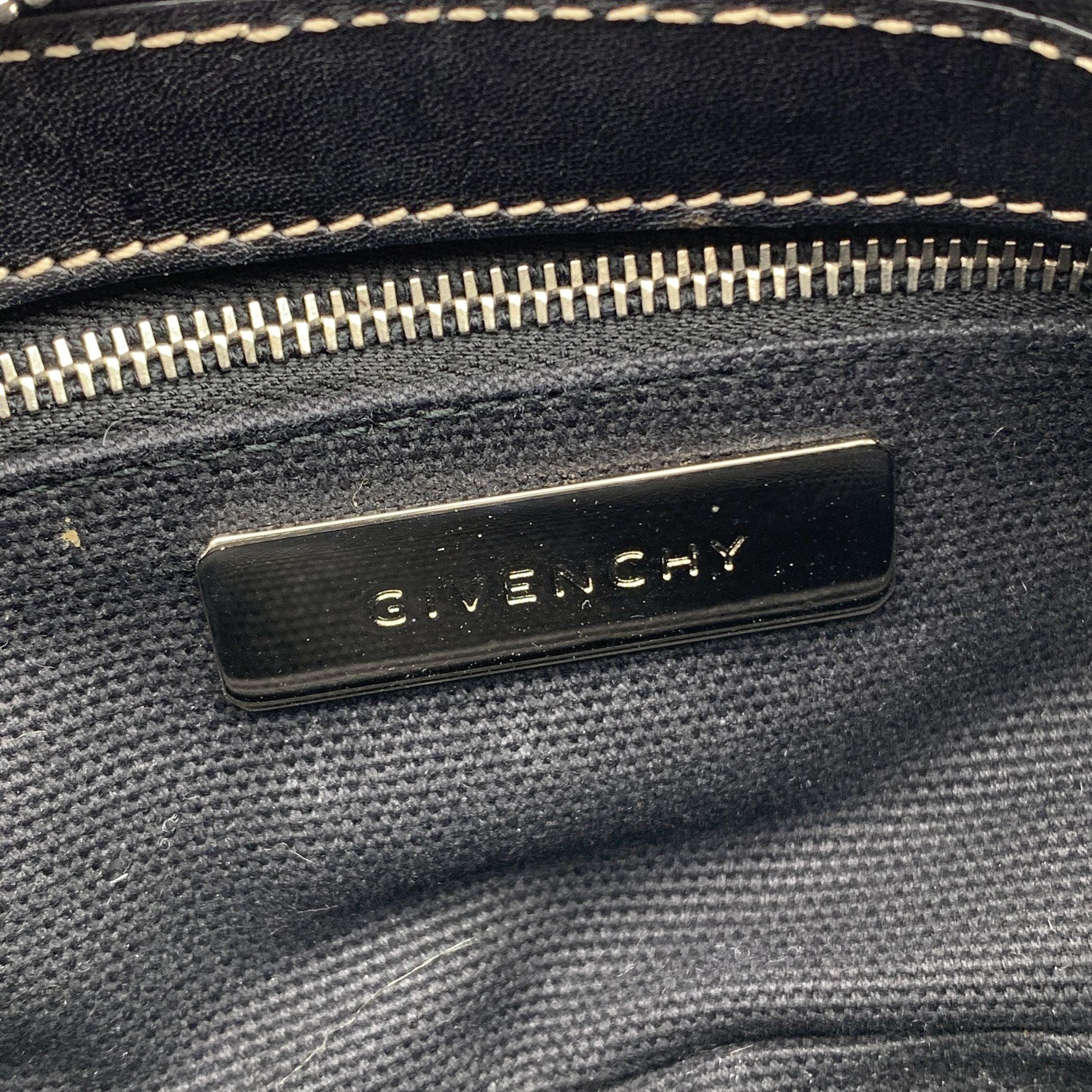 GIVENCHY Shoulder Bags